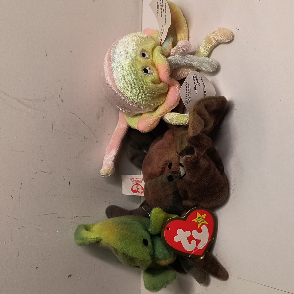 Teenie Beanie Babies Coral The Fish, CLAUDE THE CRAB And Goochy The Jellyfish